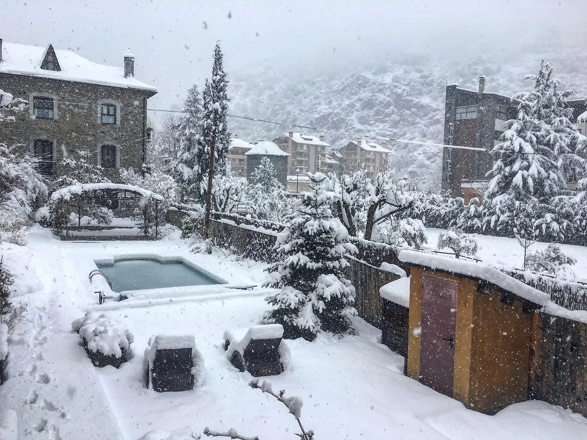Cal Quimet Guest House Rialp Country house